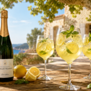 Limoncello Spritz Royal avec Limoncello SoliCello et Champagne Germain Pidansat sur une table en Provence